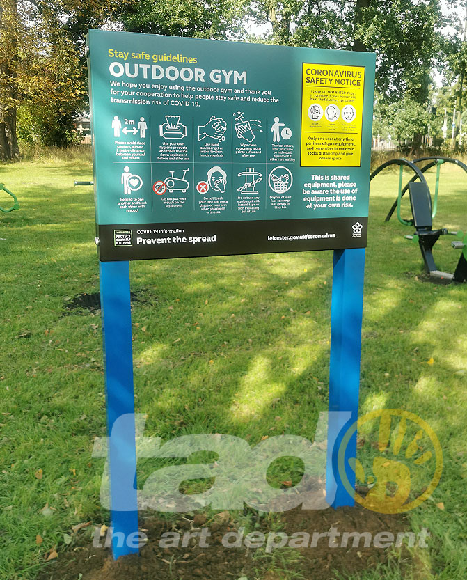 Outdoor gym sign
